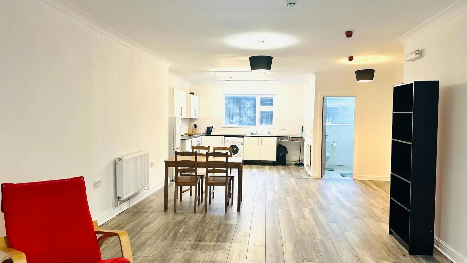 Spacious And Affordable City Center Two Beds Flat Swansea Apartment