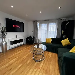 Emerald Apartment-2bed 2bath Bay,city Centre Cardiff