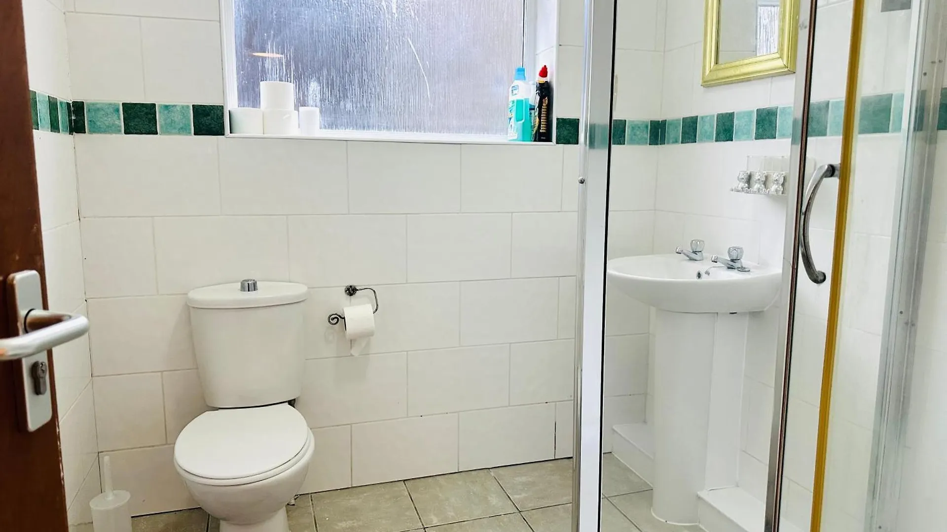 Spacious And Affordable City Center Two Beds Flat Swansea Apartment