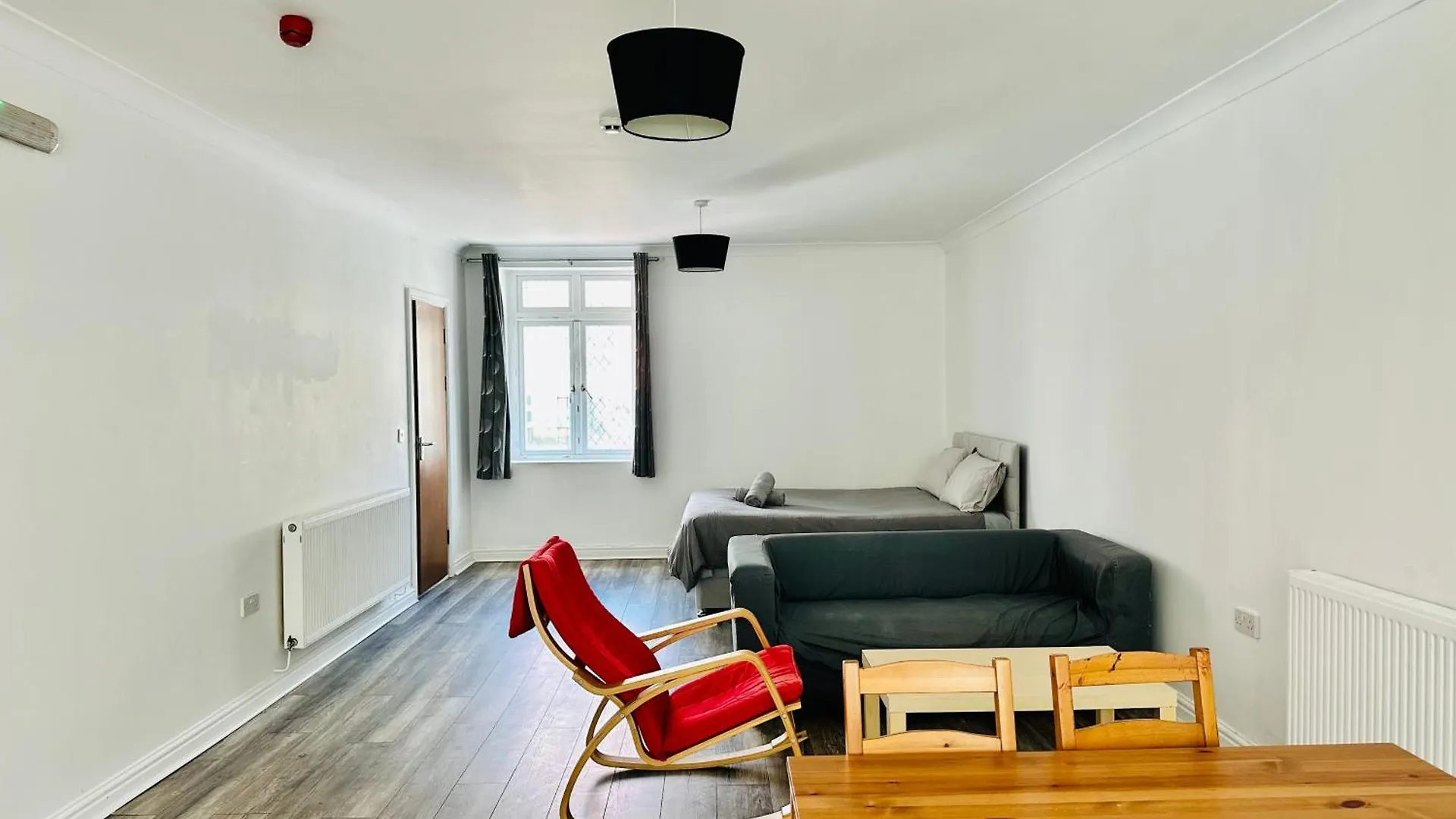 Spacious And Affordable City Center Two Beds Flat Swansea